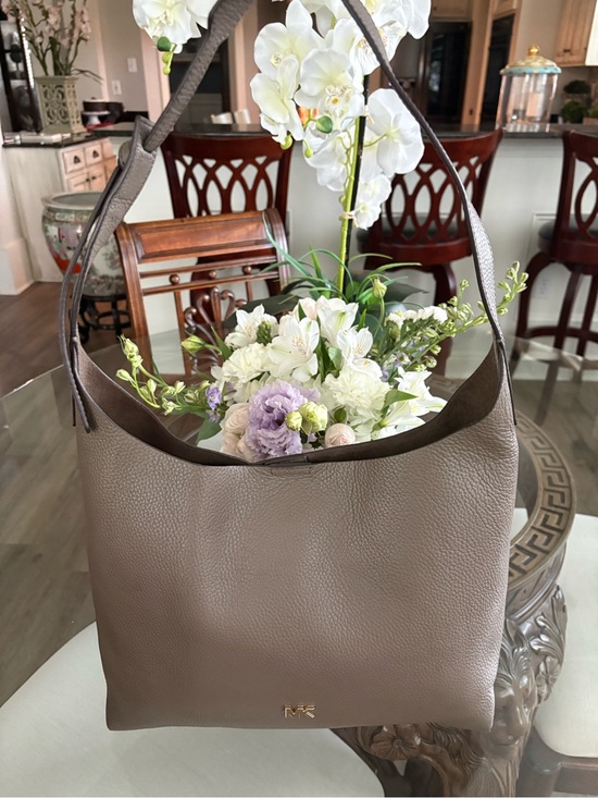 Michael Kors Handbags - 🤍🤍MICHAEL KORS JUNIE PEBBLED LEATHER HOBO/SHOULDER BAG!🤍🤍